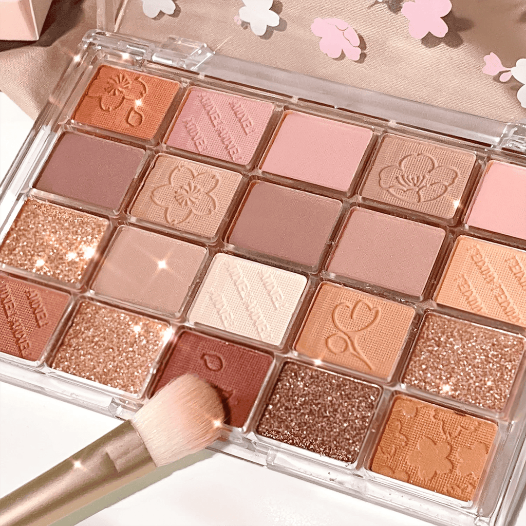 20 - Color Eyeshadow Palette — Shimmer & Matte Highly Pigmented - Mzunye