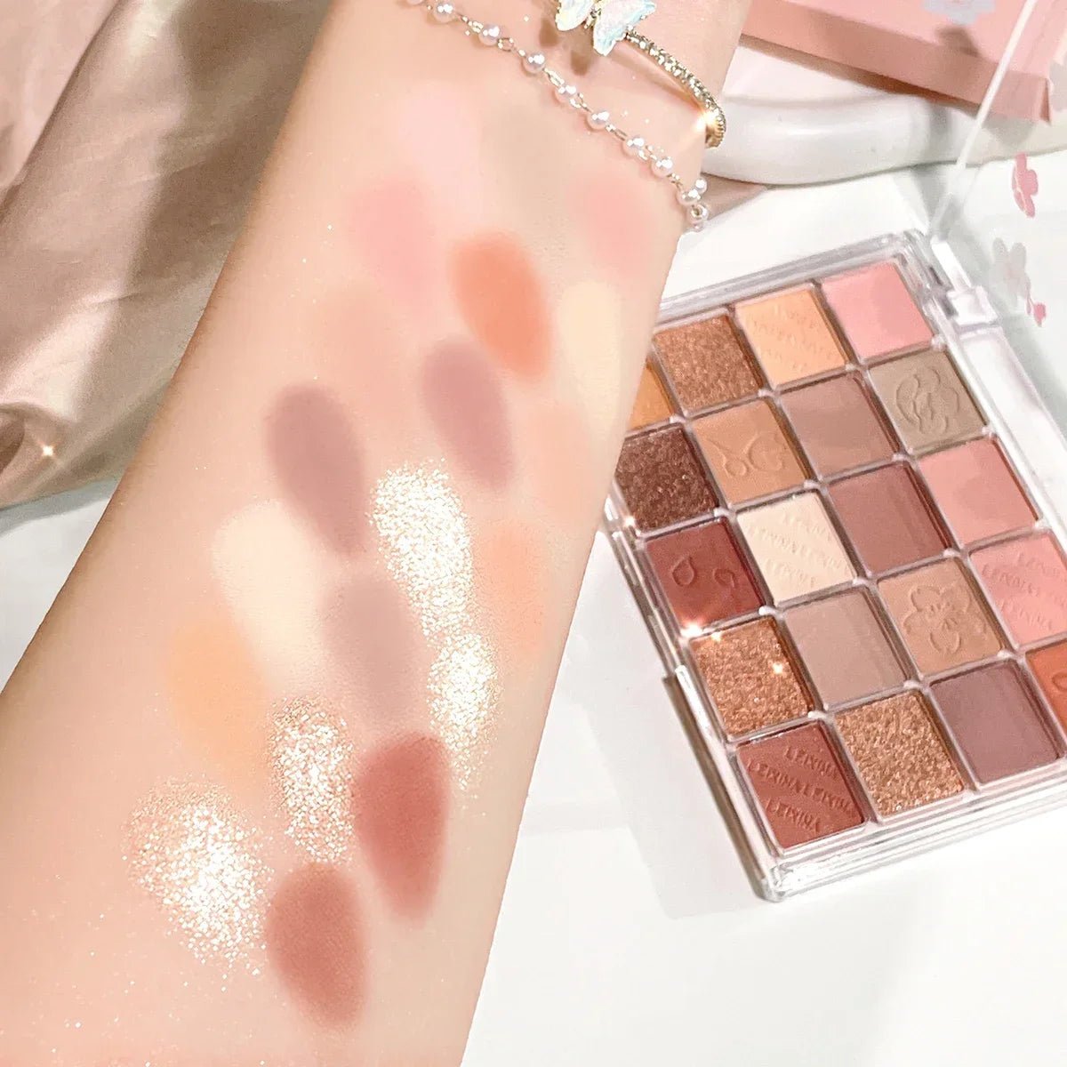 20 - Color Eyeshadow Palette — Shimmer & Matte Highly Pigmented - Mzunye
