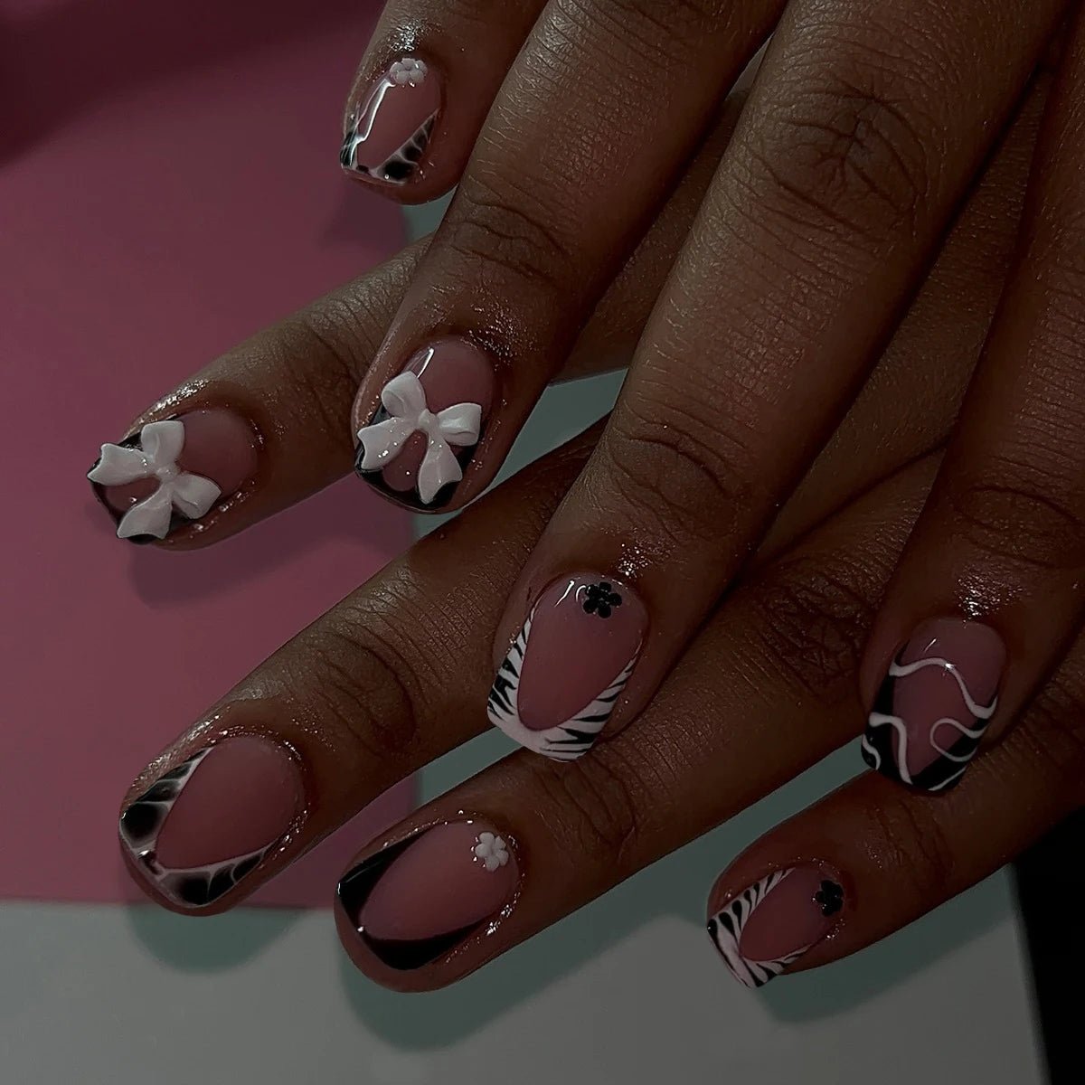 24pcs Press - On Nails — Short Almond Bowknot & French Tip Sweet Nail Set - Mzunye