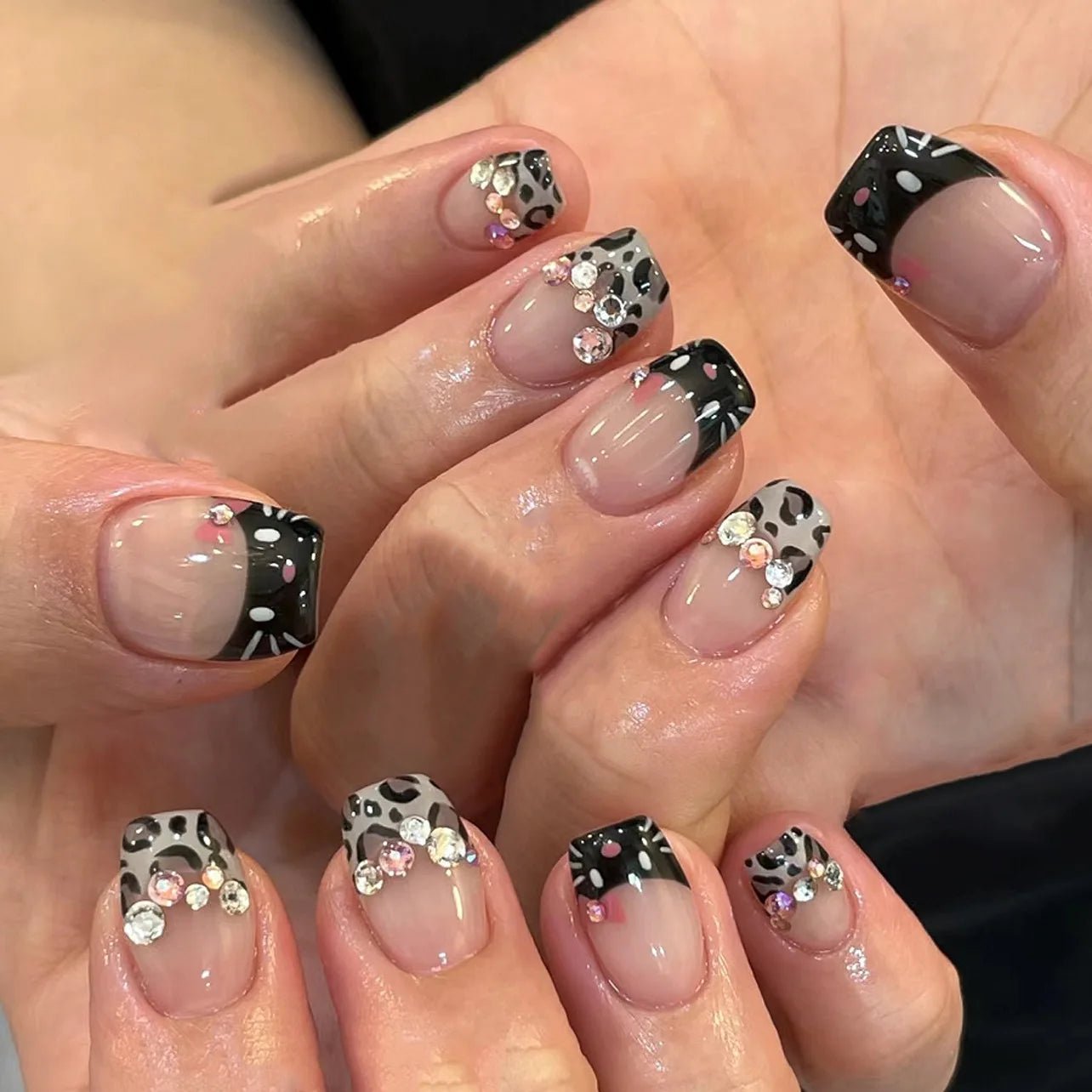 24pcs Press - On Nails — Short Almond Bowknot & French Tip Sweet Nail Set - Mzunye