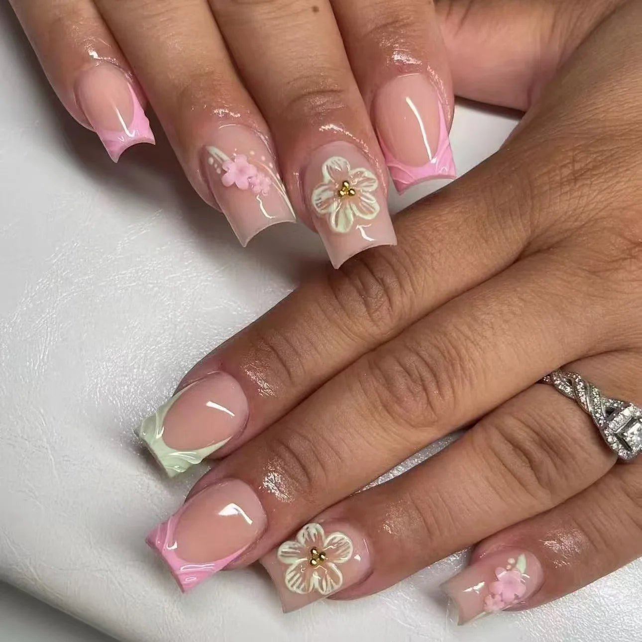 24pcs Press - On Nails — Short Almond Bowknot & French Tip Sweet Nail Set - Mzunye