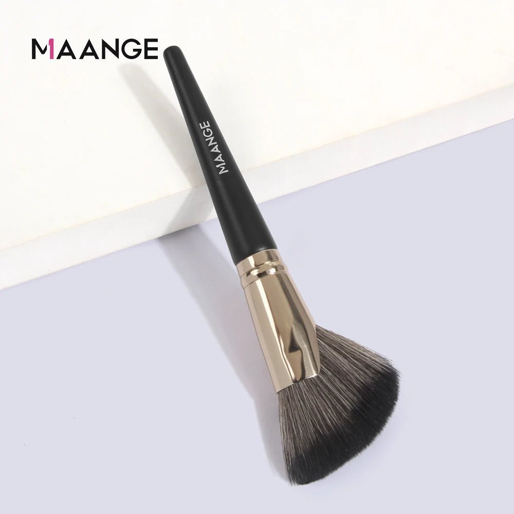 💄 Angled Blush & Bronzer Brush - Mzunye