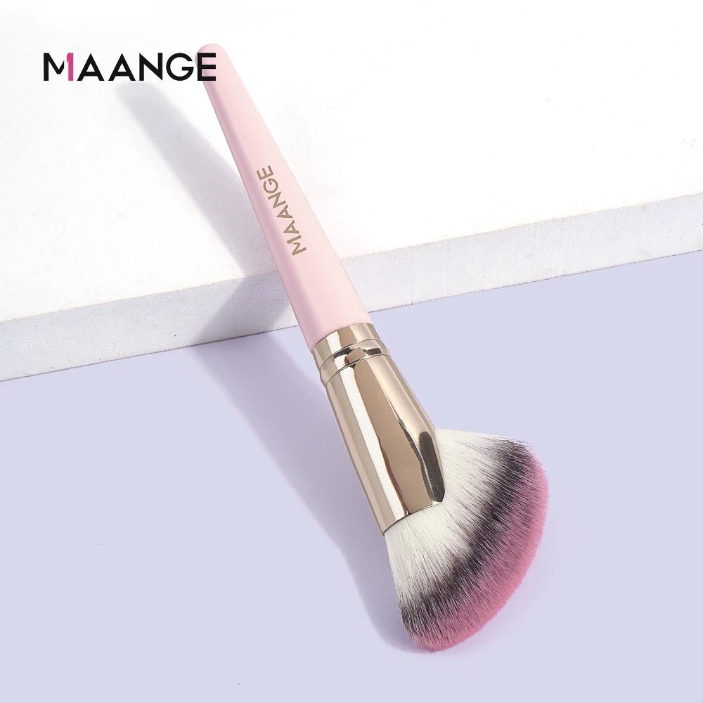 💄 Angled Blush & Bronzer Brush - Mzunye
