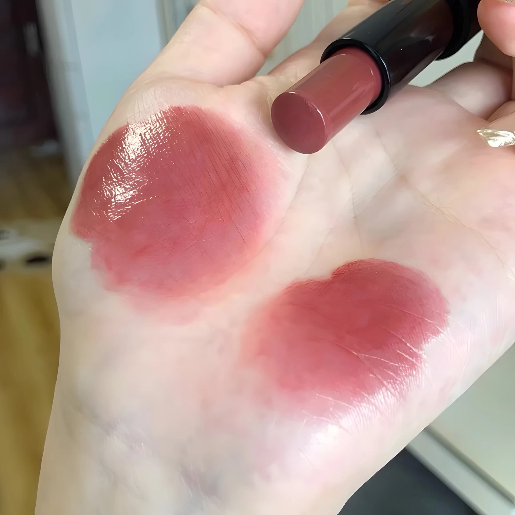 Mirror Finish Red & Brown Lipstick — Waterproof Moisturizing Long - Lasting Lip Gloss Perfect Valentine's Day Gift - Mzunye